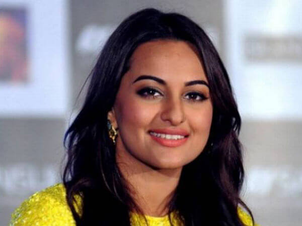 Sonakshi Sinha Wiki, Age, Height, Weight, Career, Caste, Family, Boyfriend, Biography & More