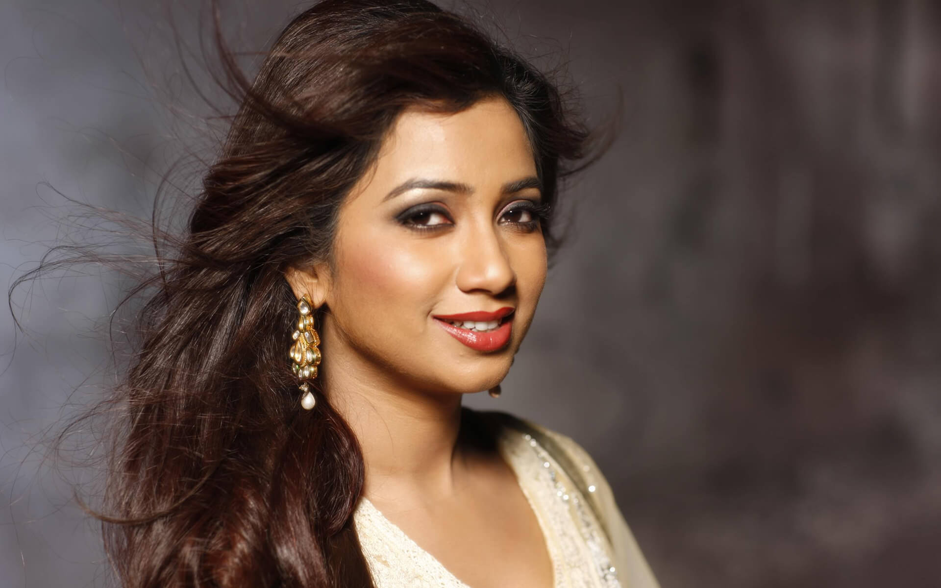 Shreya Ghoshal Wiki, Age, Height, Weight, Family, Career, Boyfriend,  Biography, Images & More