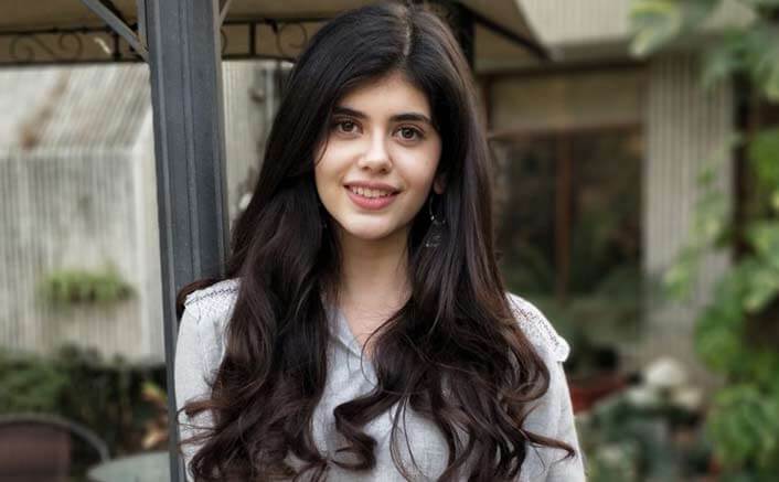 Sanjana Sanghi Wiki, Age, Height, Weight, Family, Caste, Boyfriend, Biography & Images